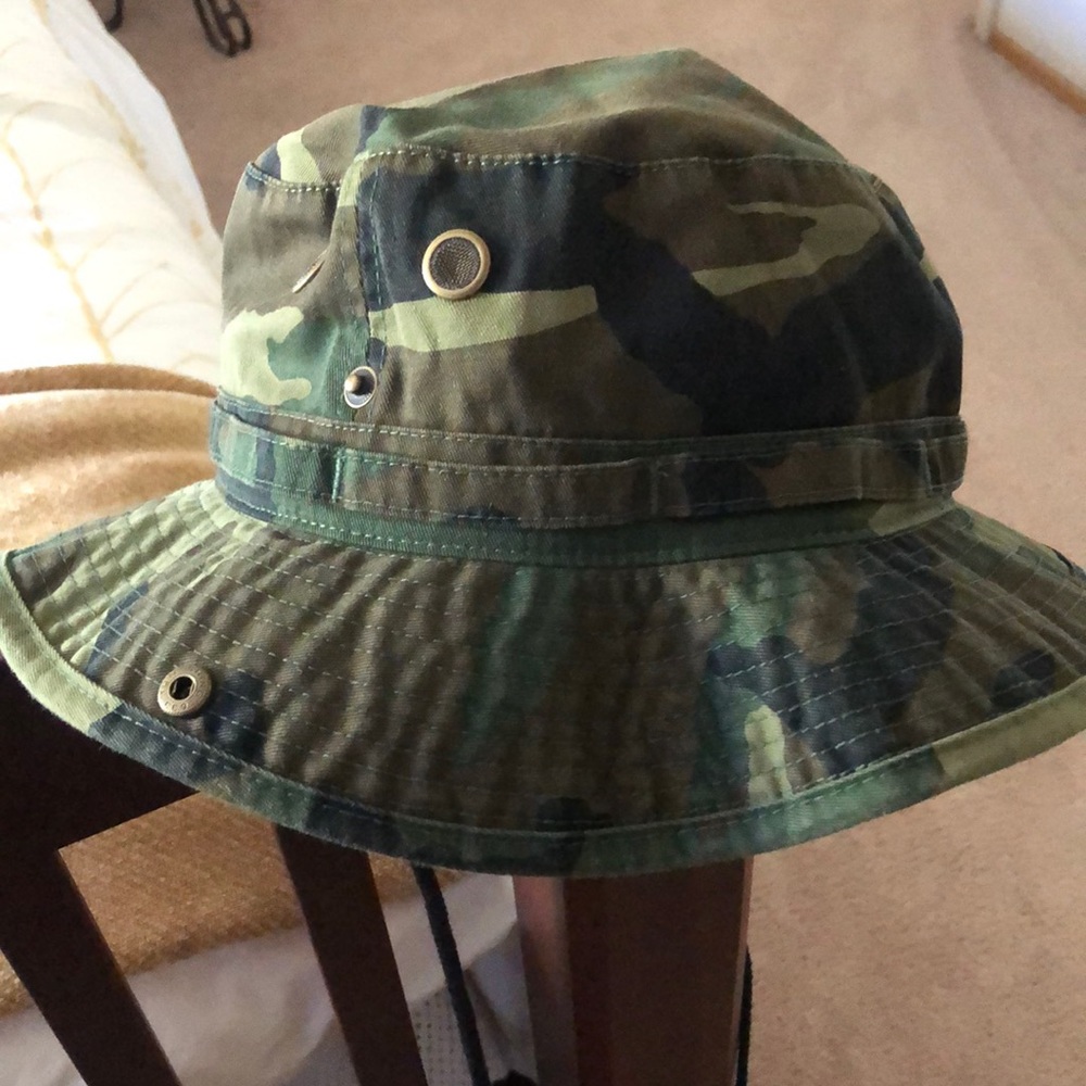 Men’s green camp bucket hat. Brand new!